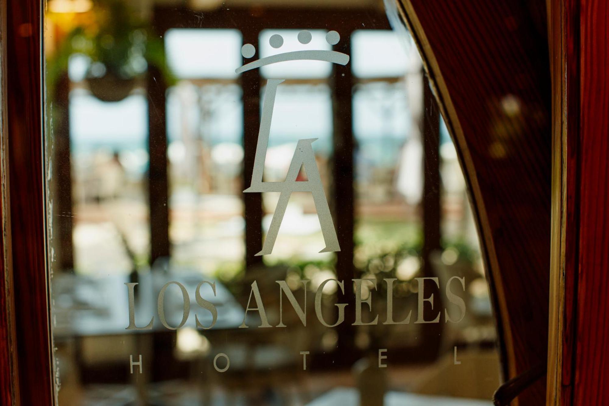 Hotel Los Angeles Дения Екстериор снимка